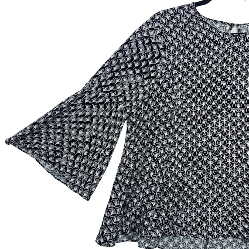 Black & White Geometric Bell-Sleeve Blouse - Picture 10 of 15